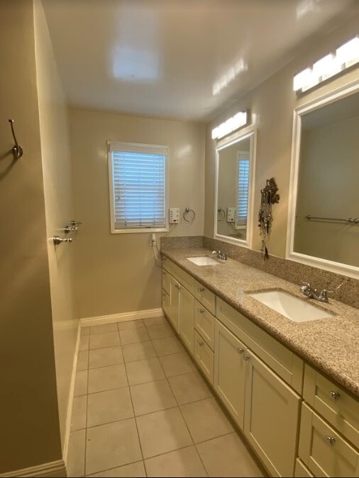 Master Bathroom - 711 Lido Park Dr