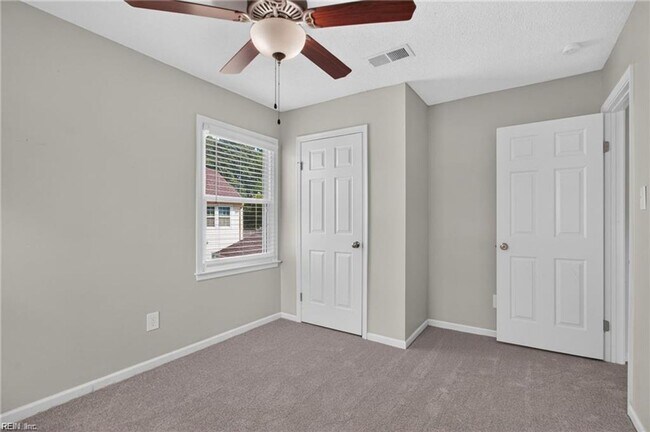 Building Photo - 5605 Tendril Last