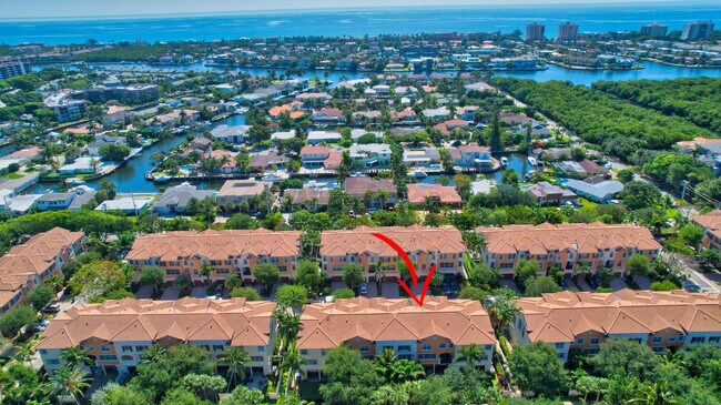 Building Photo - 5585 NE Trieste Way