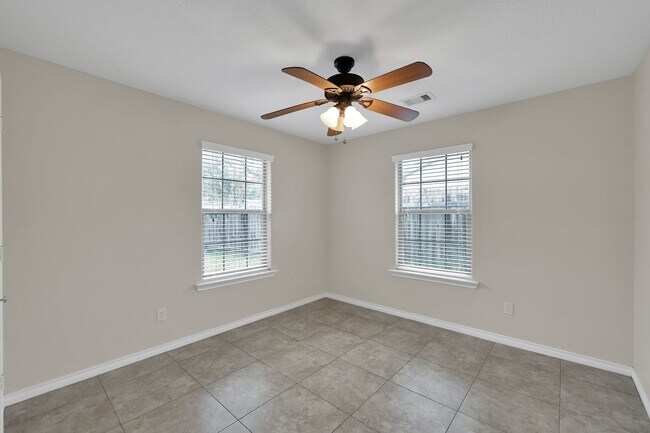 Building Photo - 170 S Bend Ct