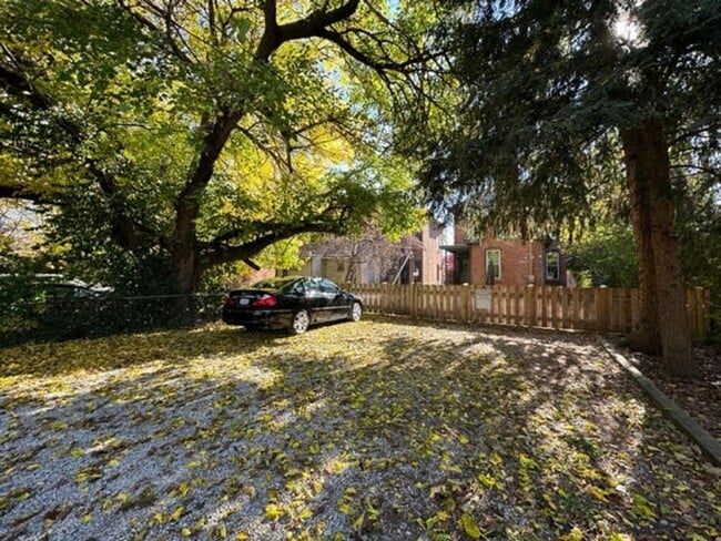 Building Photo - Victorian Village / Short North Single Family House!