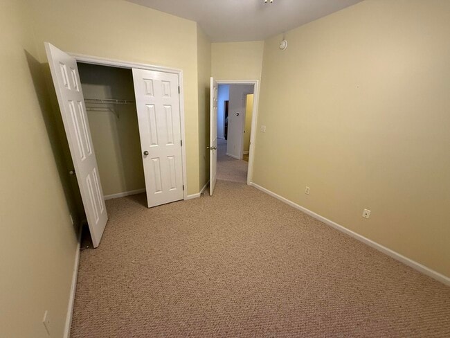 Building Photo - 2204 Market Garden Ln