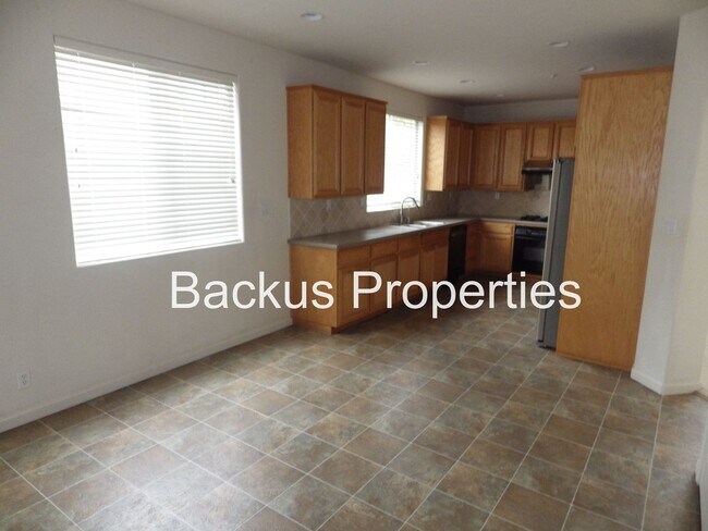 Building Photo - Wonderful Five Bedroom Home on Faulkner St...