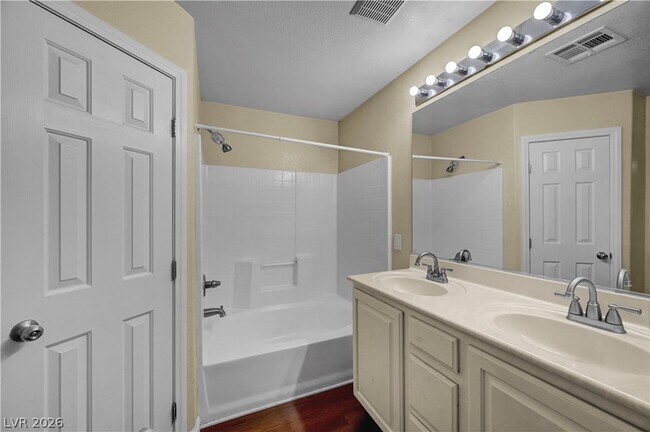 Building Photo - 12052 Hathaway Pines Dr