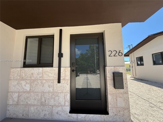 Building Photo - 226 Hispanola Rd