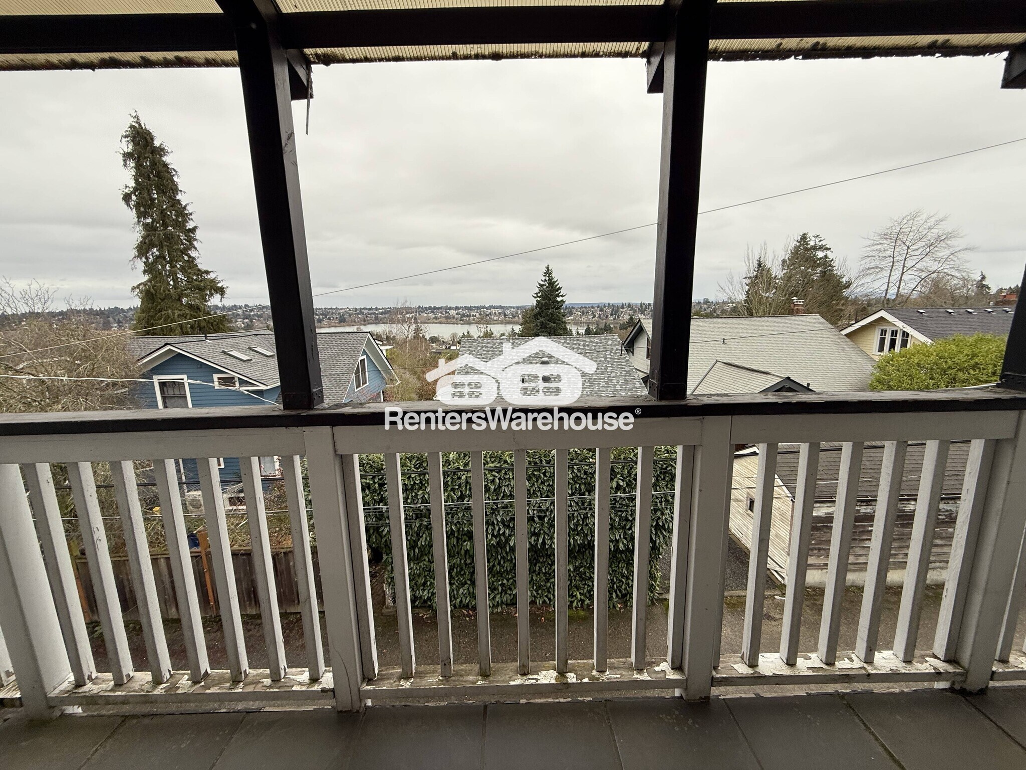 Building Photo - 6514 Phinney Ave N