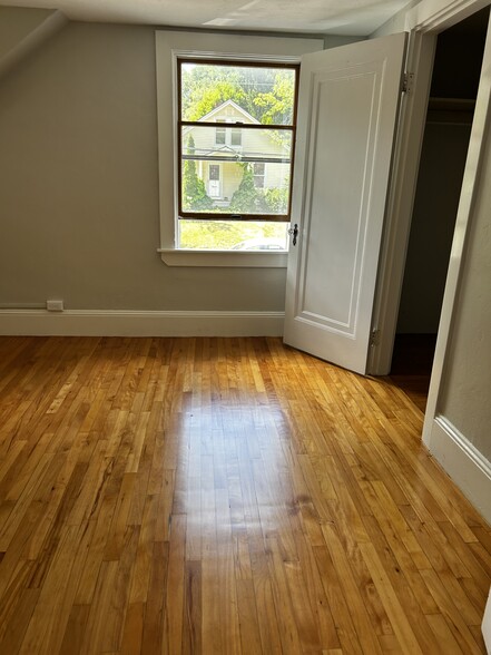 Building Photo - 43 Southwell Ave