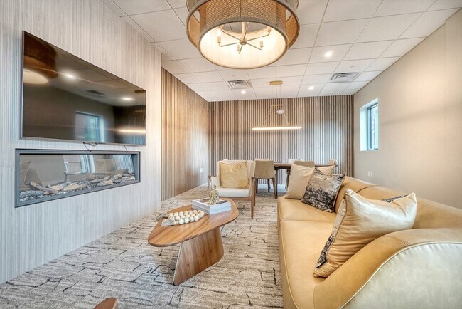 Building Photo - 62 Foundry St