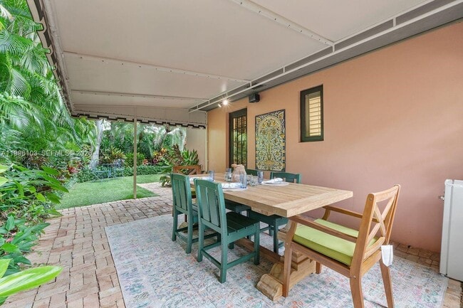 Building Photo - 226 Chilean Ave