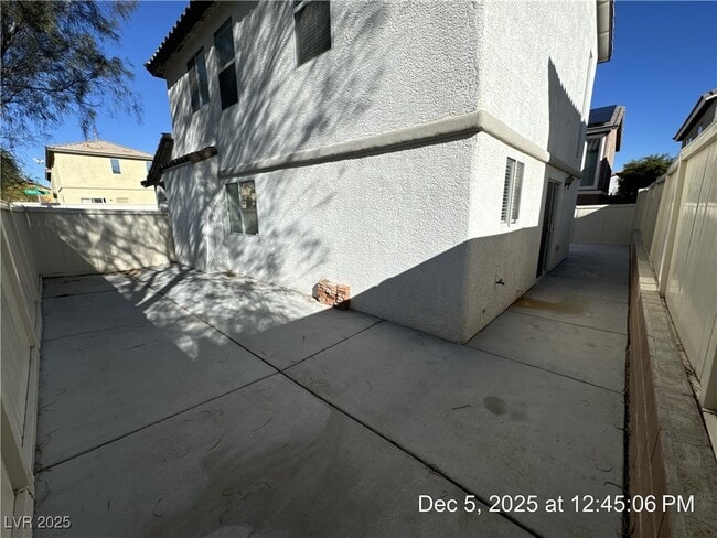 Building Photo - 75 Aldarra Canyon Ave