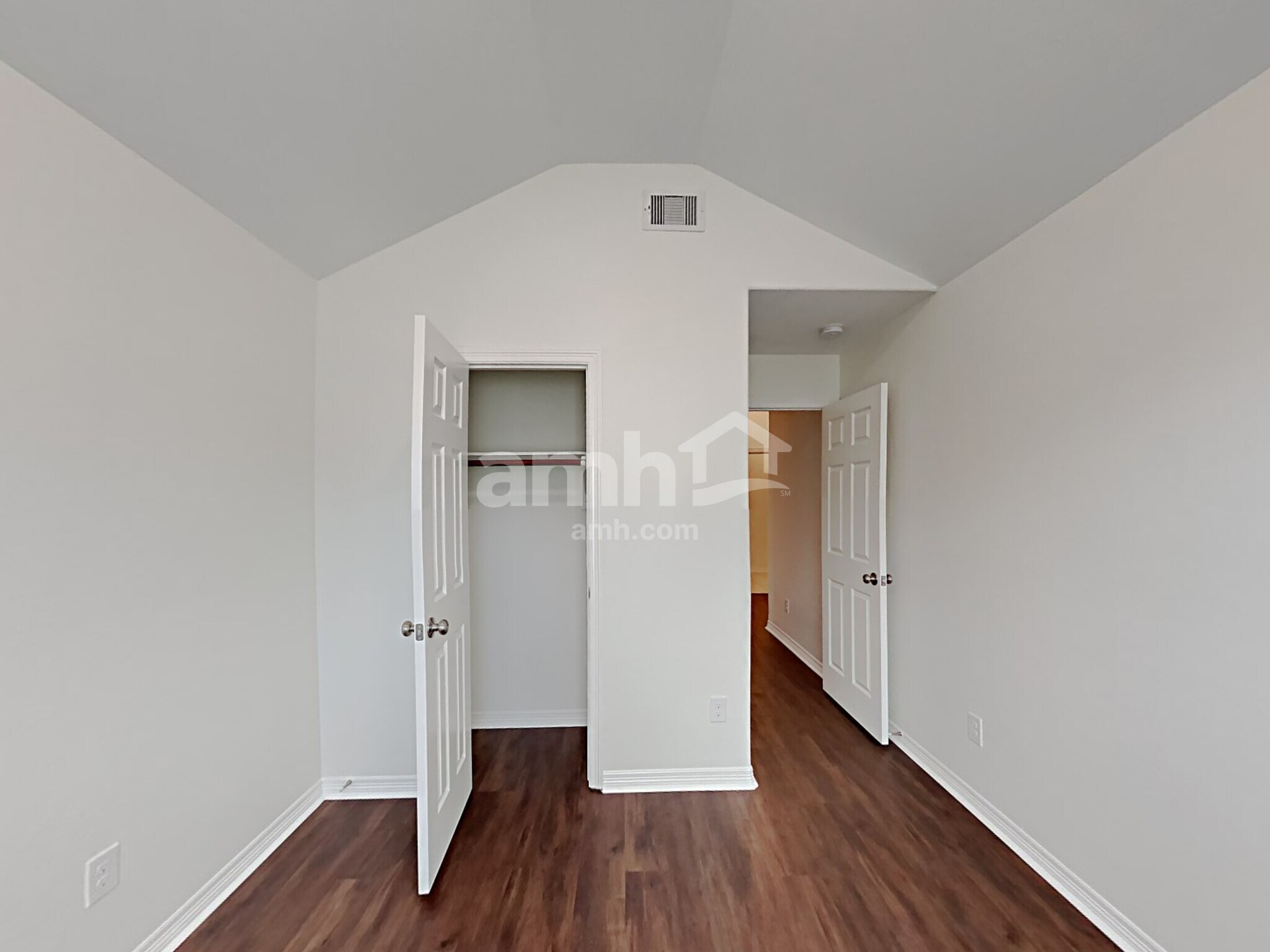 Building Photo - 2204 Perkins Crossing Dr