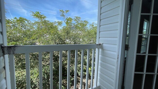 Building Photo - 2 Bedroom, 2.5 Bathrooms Townhome in the Heart of Savannah's Southside