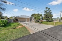 Building Photo - 3221 SE Quay St