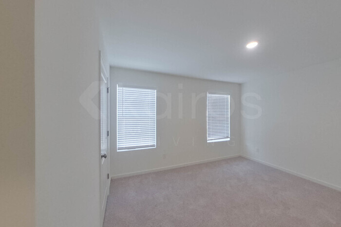 Building Photo - 106 Flat Rock Ml Trl