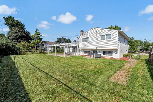 Building Photo - 1719 W Lexington Dr