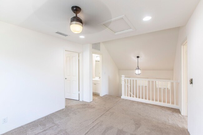 Building Photo - Stunning 4 Bedroom with 3 Bathroom Home in...