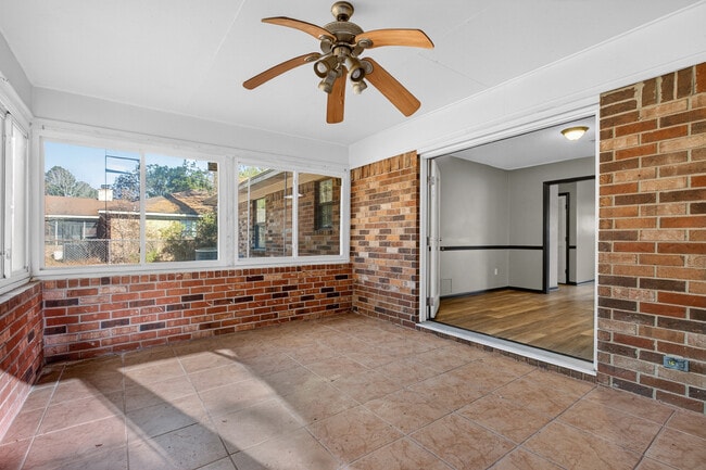 Building Photo - 314 Nottingham Way