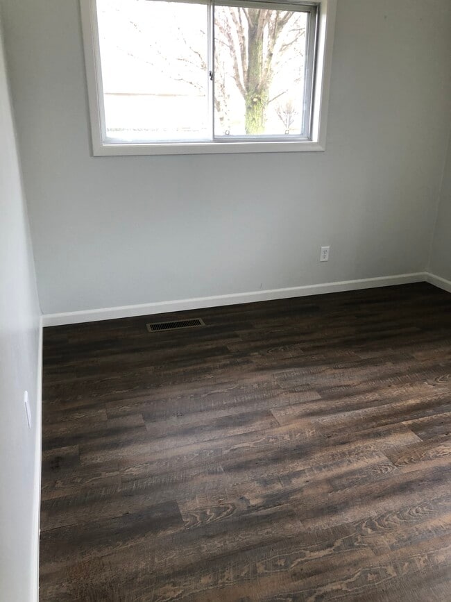 Building Photo - Indian Heights Rental