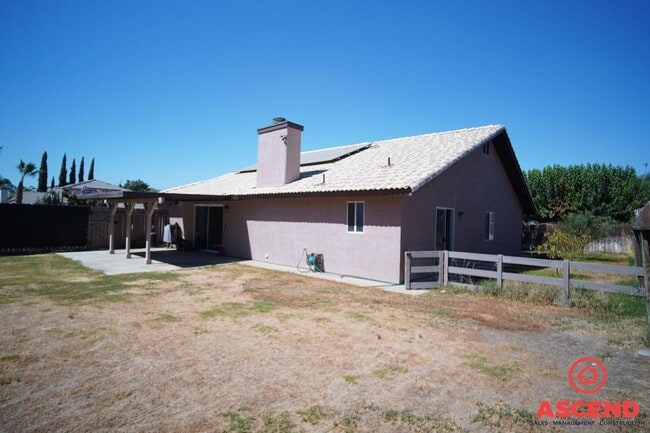 Building Photo - Gorgeous 4 Bedroom Home in Shafter!