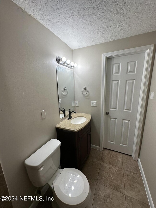 Building Photo - 10929 Weymouth Cir N