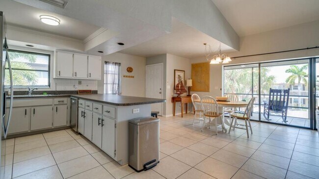 Building Photo - 155 Anchorage St