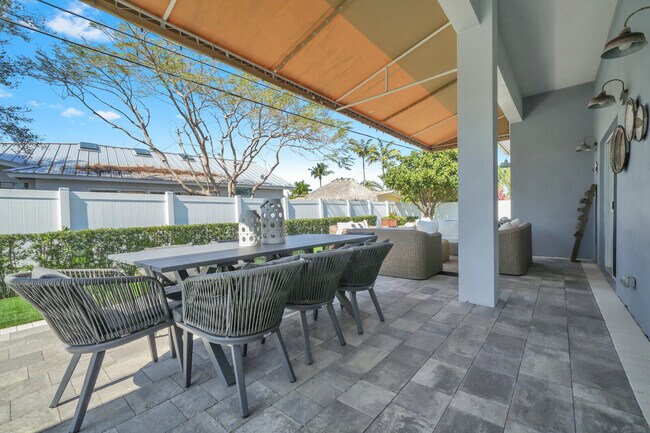 Building Photo - 875 SE 13th Ave