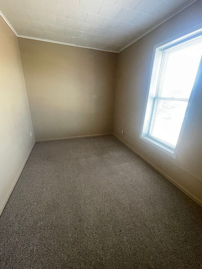 Building Photo - 924 Ohio St