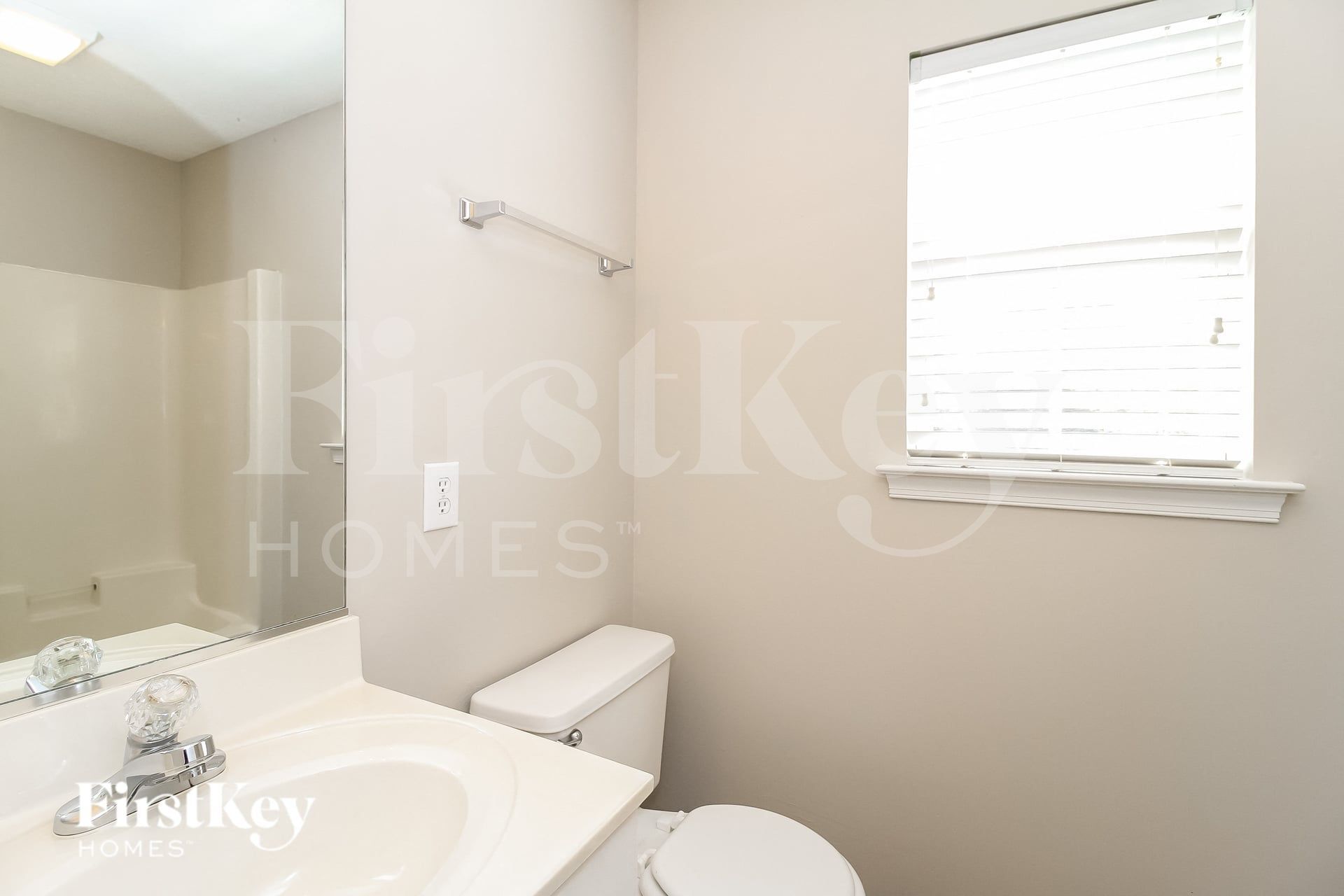 Building Photo - 6011 Hickory Creek Rd