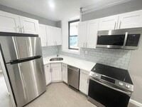 Building Photo - 3 bedroom in BRONX NY 10459