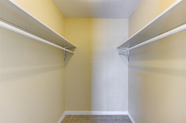 Building Photo - 6606 De Moss Dr