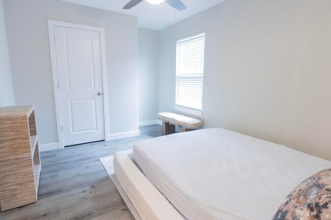 Building Photo - 2817 Emery Dr