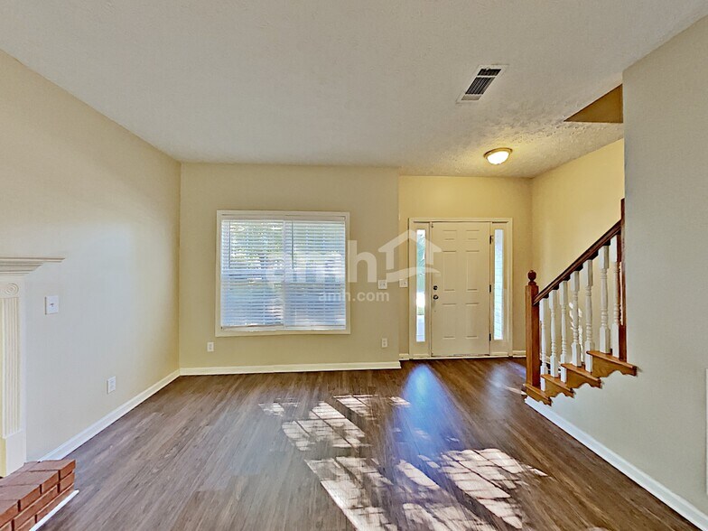 Building Photo - 117 Carl Barrett Dr