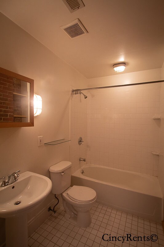 Building Photo - 61 Mulberry St