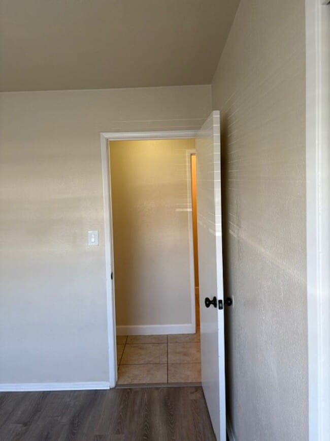 Building Photo - Single story, 3 bed 1.5 bath home.