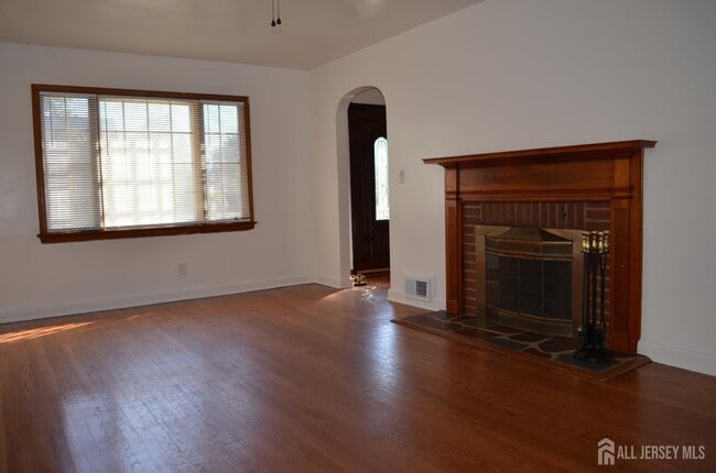 Building Photo - 550 4th St
