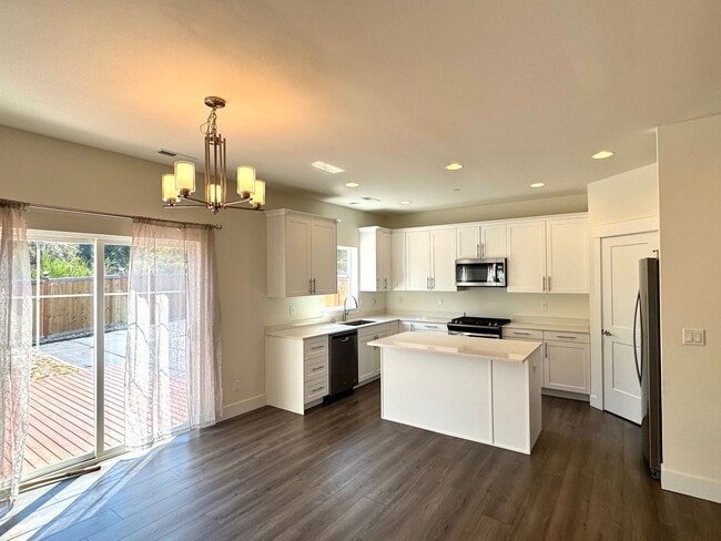 Building Photo - Private Palmer Lake Home w/ 3 Bedrooms, Of...
