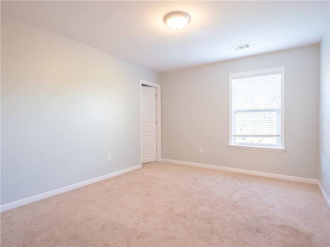 Building Photo - 4550 Farmstead Dr