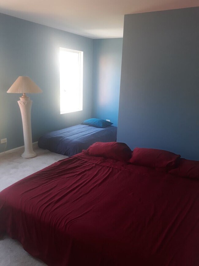 Building Photo - 870 Waterview Dr