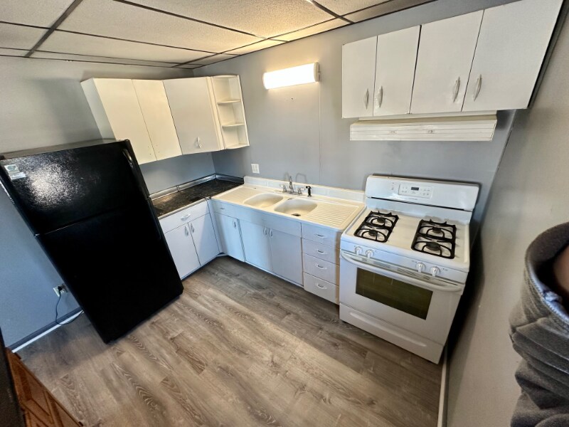 Building Photo - 102 S Main St