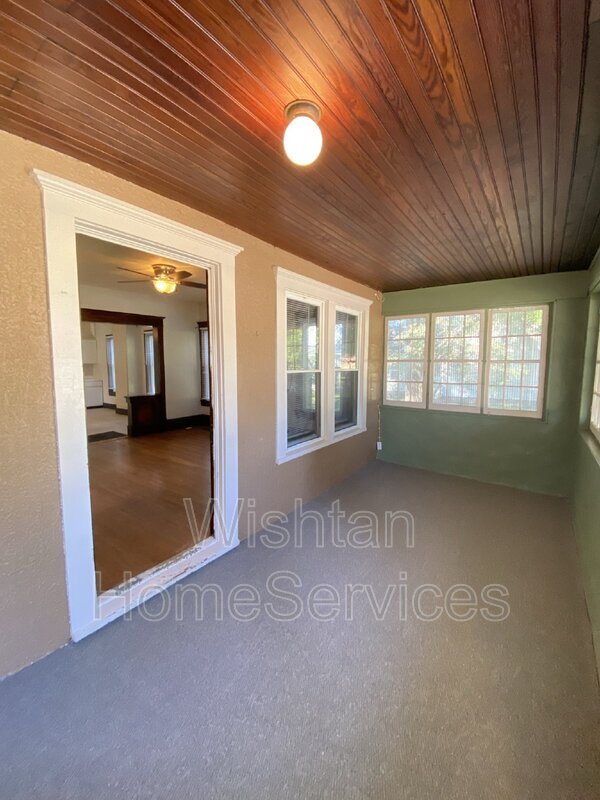 Building Photo - 814 Macomb St