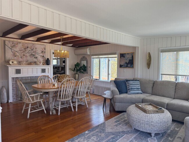 Building Photo - 917 Evergreen Walk