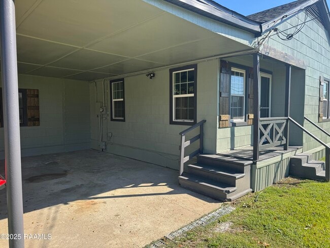 Building Photo - 216 Longview Dr