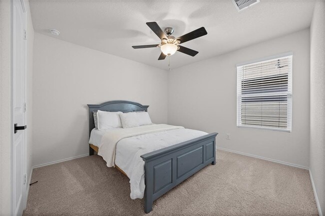 Building Photo - 325 Granary Dr