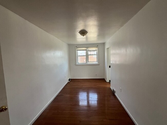 Building Photo - 1851 Strahle St