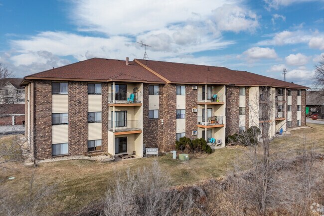 Building Photo - Isanti Village II