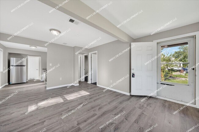 Building Photo - 12862 Georgiana Ave