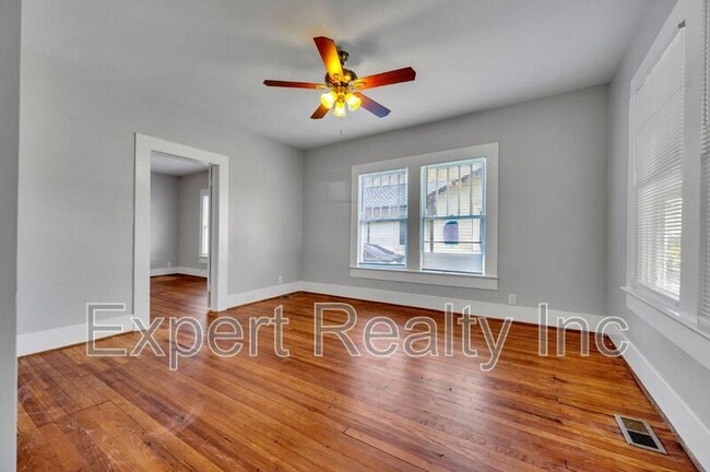 Building Photo - 2513 Ave J