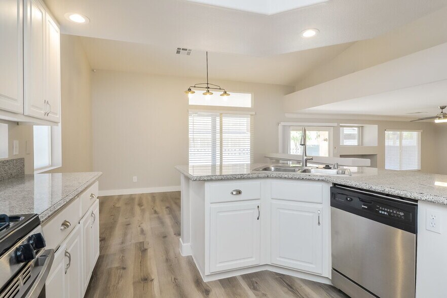 Building Photo - 9854 Silver Chaps Ct