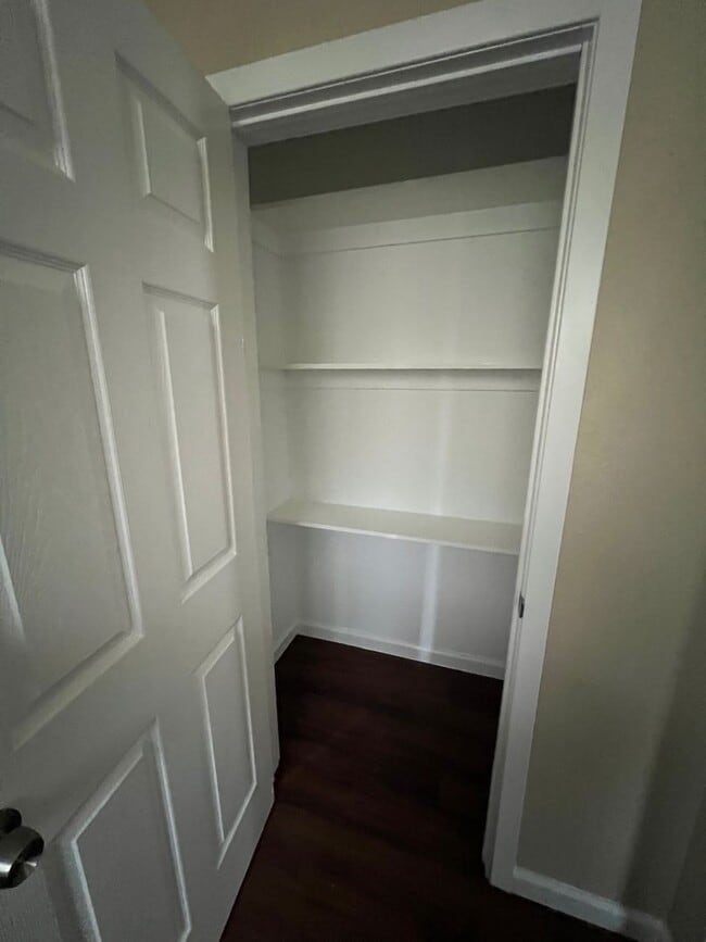 Building Photo - Renovated home in Silsbee!