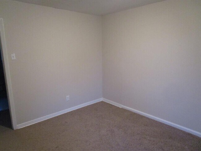 Building Photo - 616 Garrett St